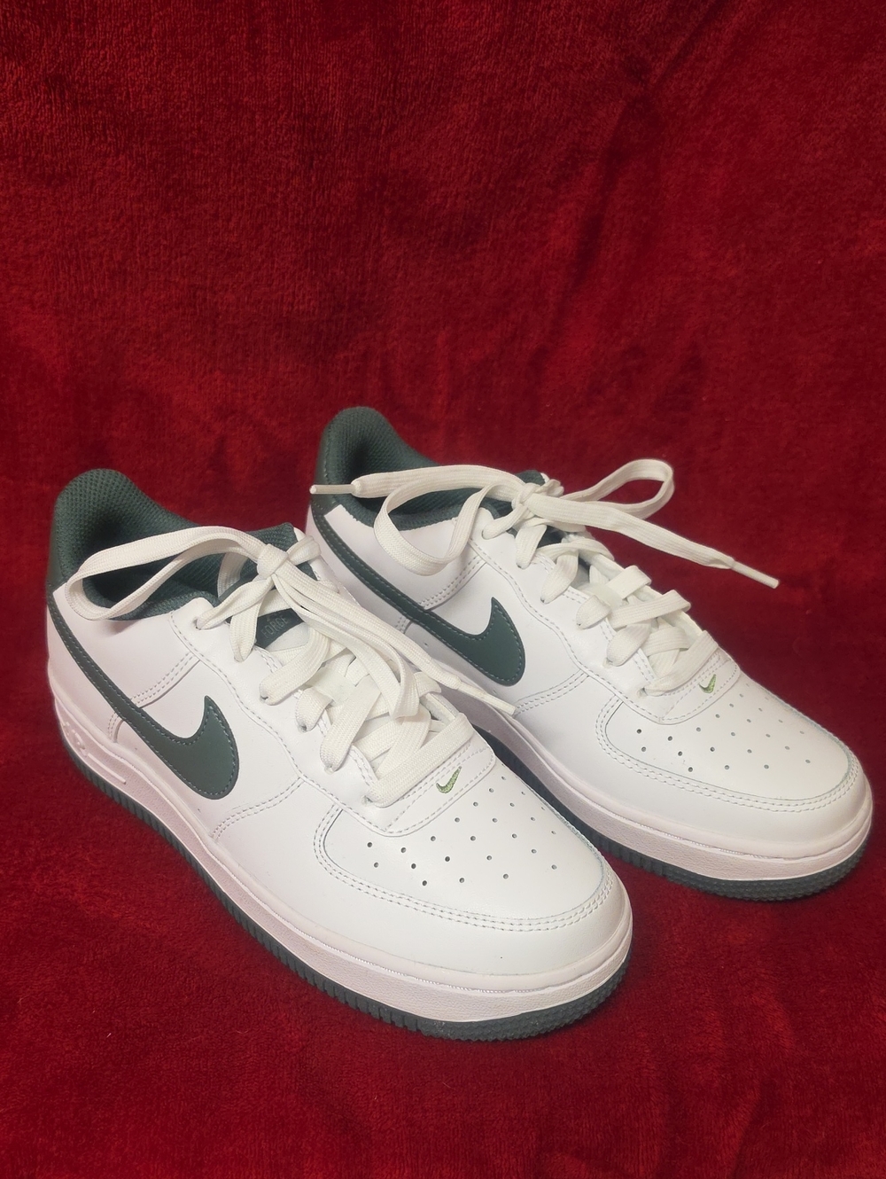 Nike White Leather Sneakers with Dark Green Swoosh